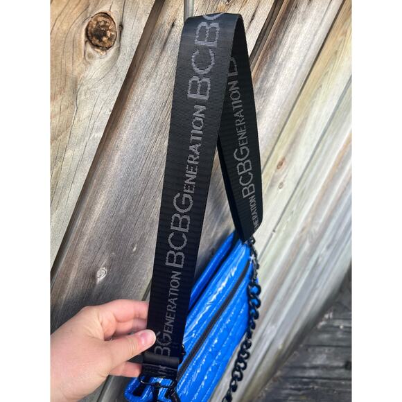 BCBGeneration Blue Quilted Puffer Crossbody Bag‎ NWT 2-in-1 Versatile - Picture 2 of 5